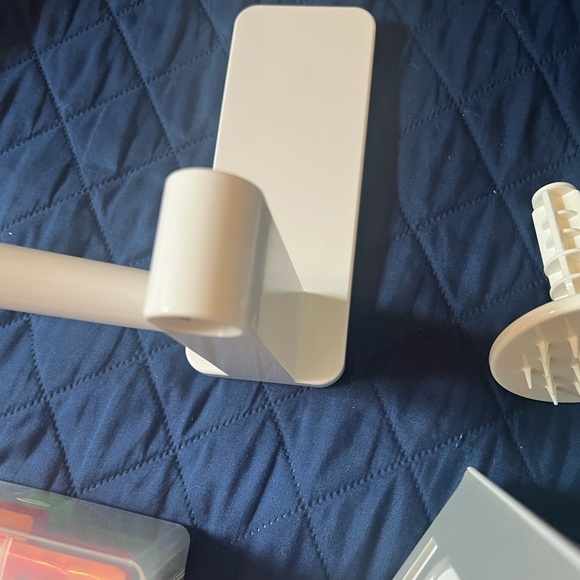 OXO Good Grips® 3-Blade Tabletop Spiralizer with StrongHold Suctions - Picture 9 of 12